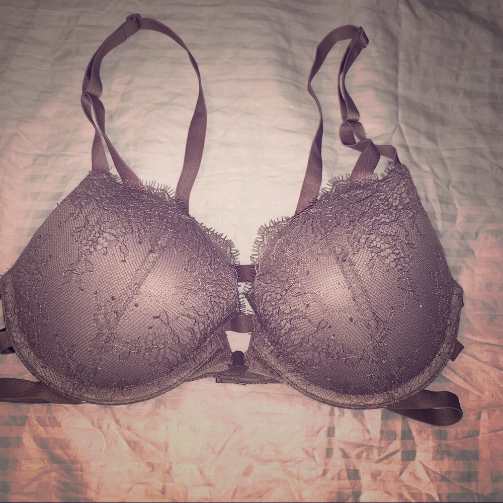 Gray/pewter front clasp Victoria’s Secret bra.